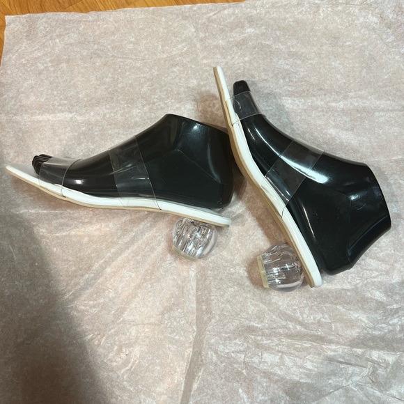 NWOT - Transparent Clear BALL Décor Sandals White (Size 7) - Picture 4 of 9